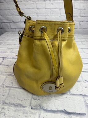Vintage Y2K Fossil Maddox Yellow Pebbled Leather Drawstring Bucket Bag